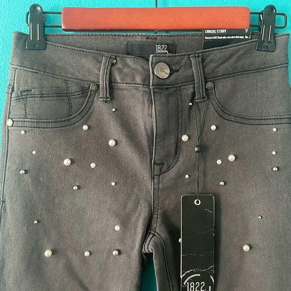 1822 Denim Pearl beaded Ankle Skinny Jeans. NWT. - Picture 2 of 6